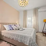 Vila Valetis *