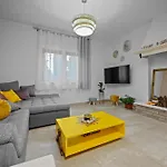 Vila Valetis