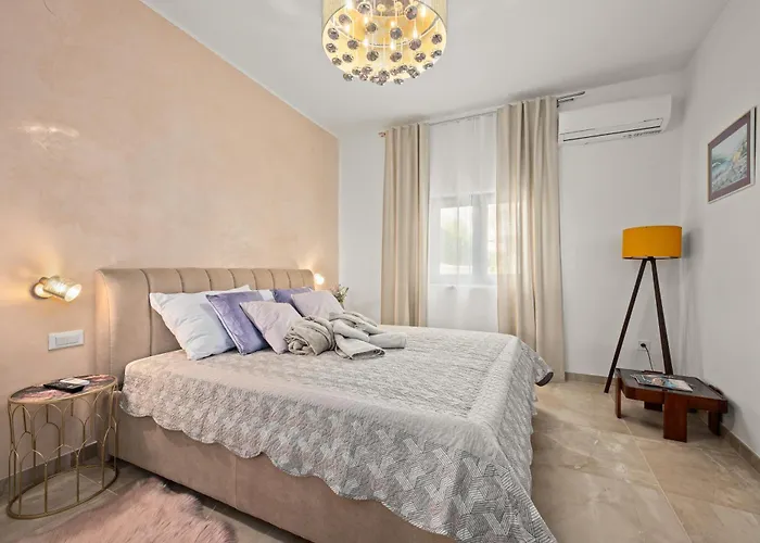 Vila Valetis *